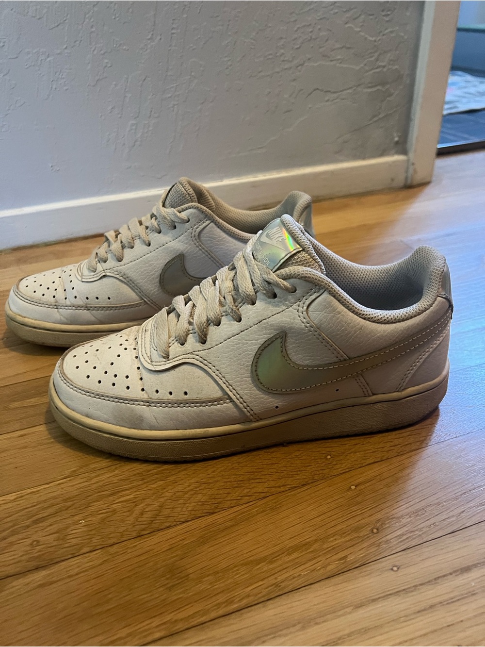 Nike Low-Top Sneakers in Off-White with Iridescent Swoosh